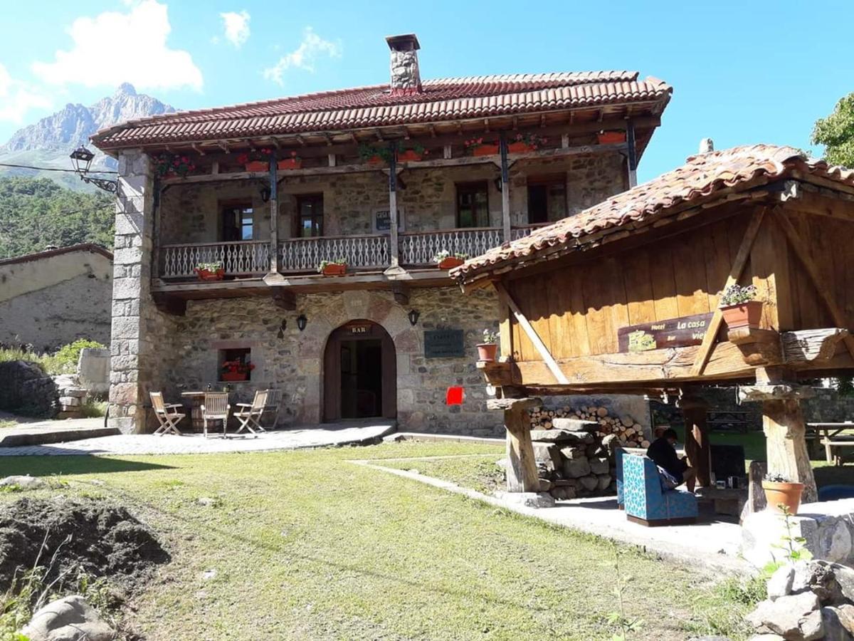 Готель La Casa Vieja En Valdeon Soto De Valdeon Екстер'єр фото